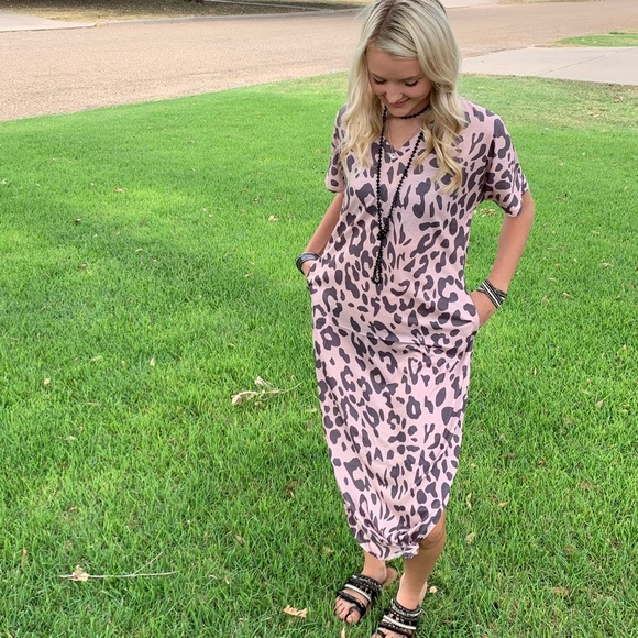 Casual Leopard Maxi Dress - Picture 2 of 3